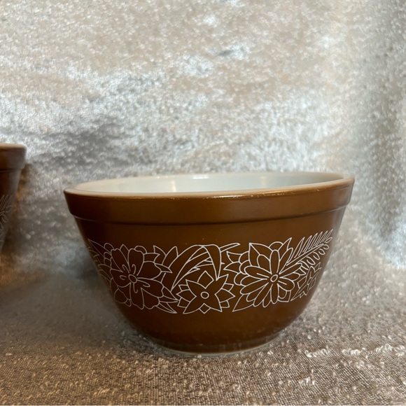 Vintage Pyrex 403 & 401 Woodland Brown Flower Mixing Nesting Bowl 2.5‎ & 1.5 Qt - Picture 4 of 12